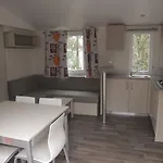 Au Repos De La *